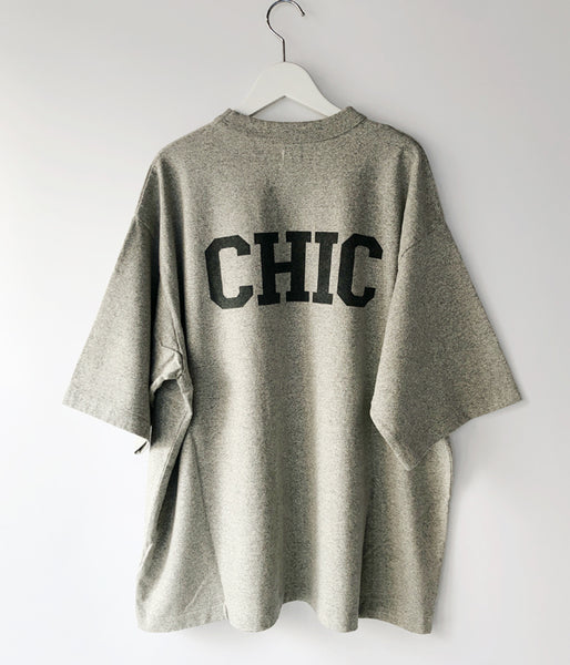 blurhms ROOTSTOCK/CHIC-AGO 88/12 Print Tee WIDE (HEATHER GREY)