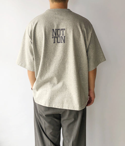 blurhms ROOTSTOCK/NOT-WASHING-TON 88/12 Print Tee WIDE (HEATHER GREY)