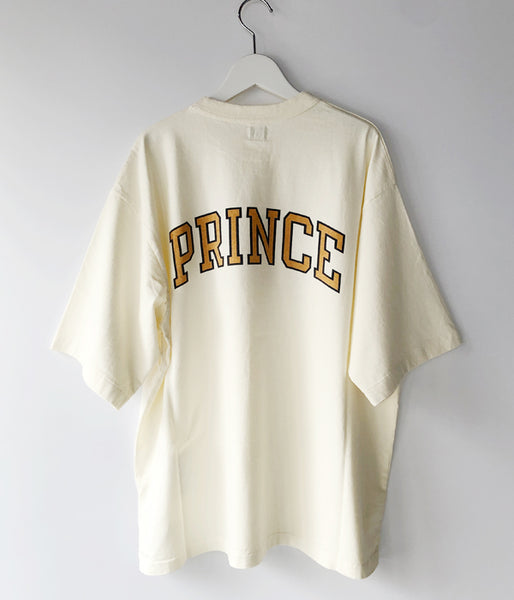 blurhms ROOTSTOCK/NOT-PRINCE 88/12 Print Tee WIDE (IVORY)