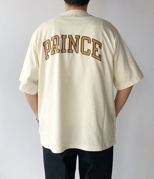 blurhms ROOTSTOCK/NOT-PRINCE 88/12 Print Tee WIDE (IVORY)