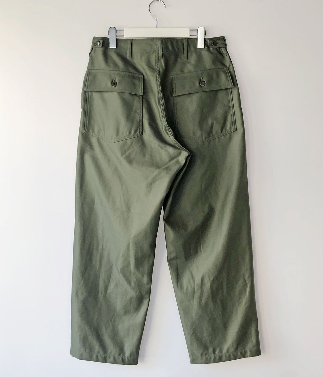 INTERIM/GIZA BACK SATIN BAKER PANTS (OLIVE)