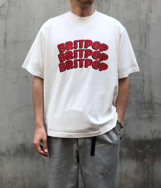 blurhms ROOTSTOCK/BRITPOP Print Tee WIDE (WHITExRED)