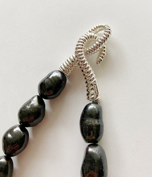 R.ALAGAN/CHARCOAL LONG PEARL NECKLACE