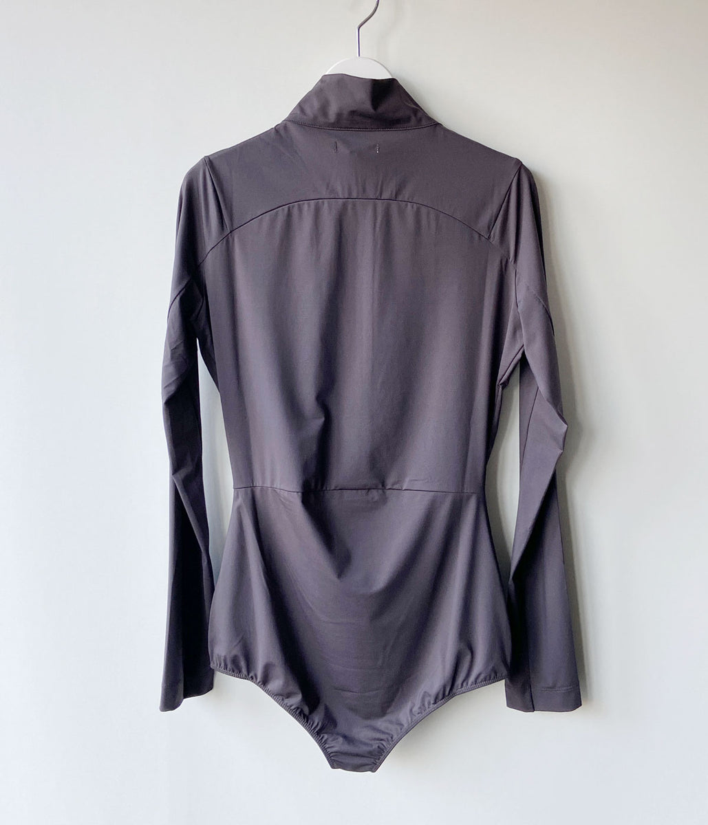 FUMIKA_UCHIDA/NYLON JERSEY HALF-ZIP BODYSUIT(TAUPE)
