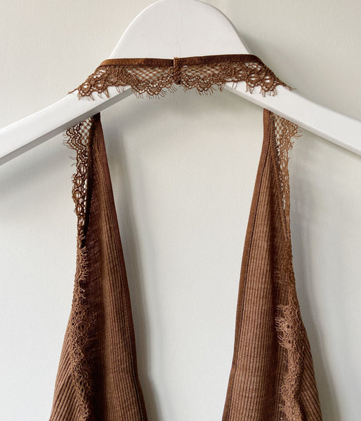 FUMIKA_UCHIDA/RIB HALTER-NECK BODYSUIT(BROWN)