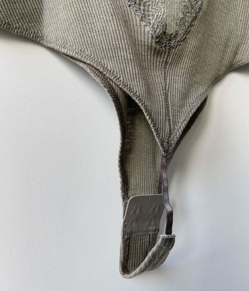 FUMIKA_UCHIDA/RIB HALTER-NECK BODYSUIT(SAGE)