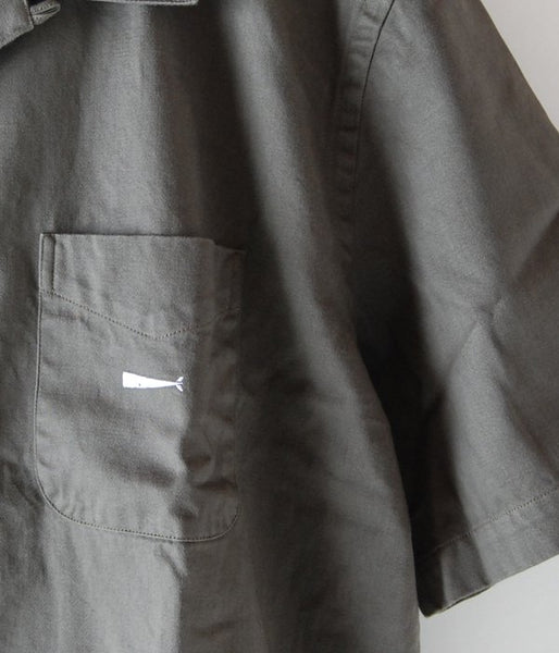 DESCENDANT/PIER 01 / SATIN SS SHIRT(CHARCOAL)