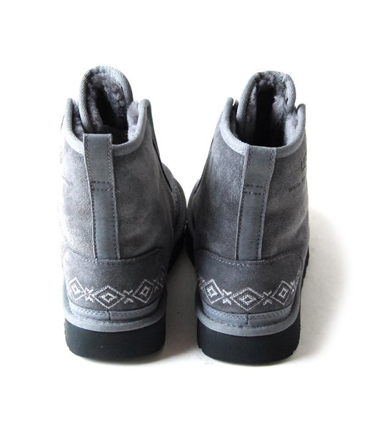 White Mountaineering/WM × UGG EMBROIDERED FRONT GORE BOOTS MENS (GRAY)