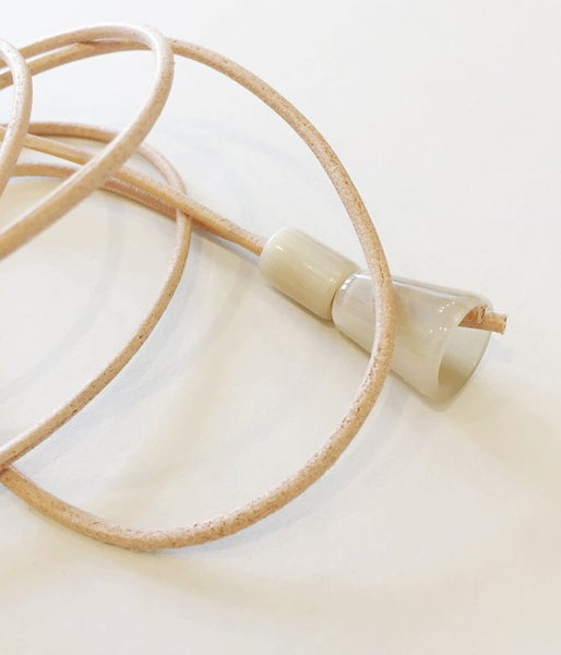 Aeta/BUFFALO HORN KEY NECKLACE(BEIGE)