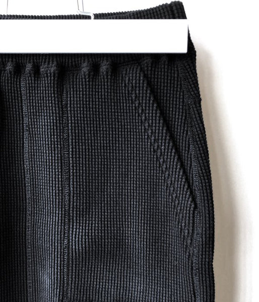 PHEENY/BIG WAFFLE SLIT TIGHT SKIRT (BLACK)