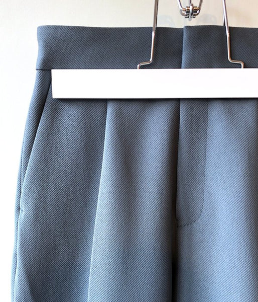 PHEENY/TWILL 1TUCK TAPERED SLACKS(BLUE)