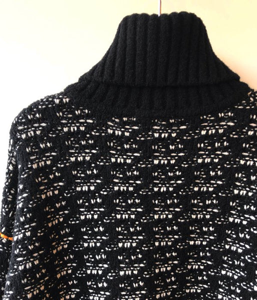 TAN/TURTLE-NECK SIDE STITCH PO (BLACK)