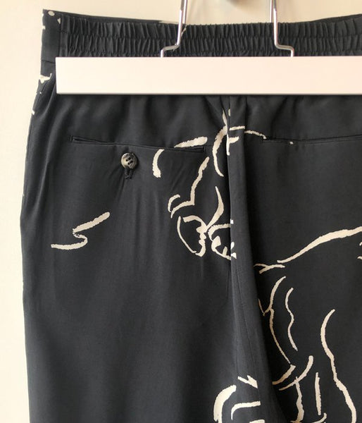 WRYHT/FRONT TUCK TROUSER(GRAPHITE)