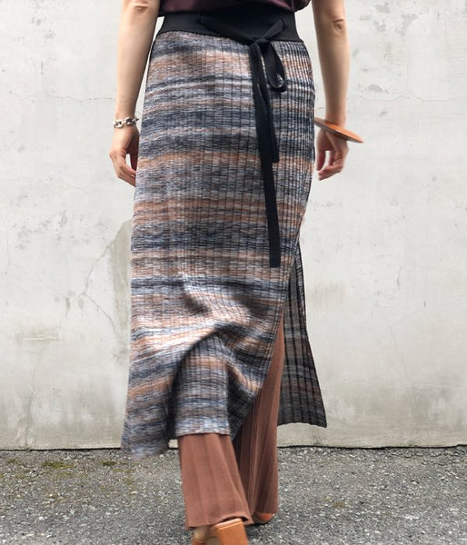 TAN/KASURI PLEATS SKIRT(ORANGE BLUE)