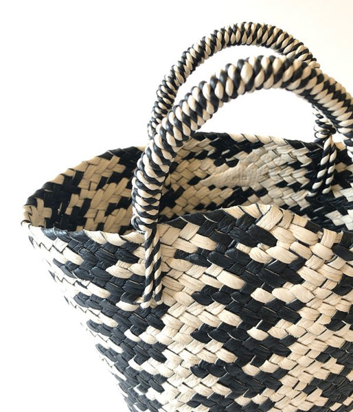 Aeta/COW LEATHER BASKET S(BLACK/IVORY)