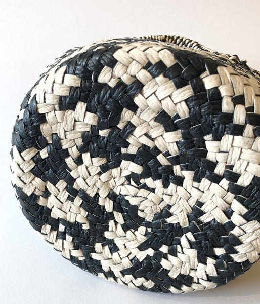 Aeta/COW LEATHER BASKET S(BLACK/IVORY)