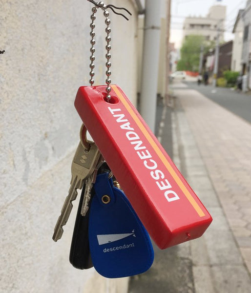 DESCENDANT/HORIZON FLOATING KEYHOLDER