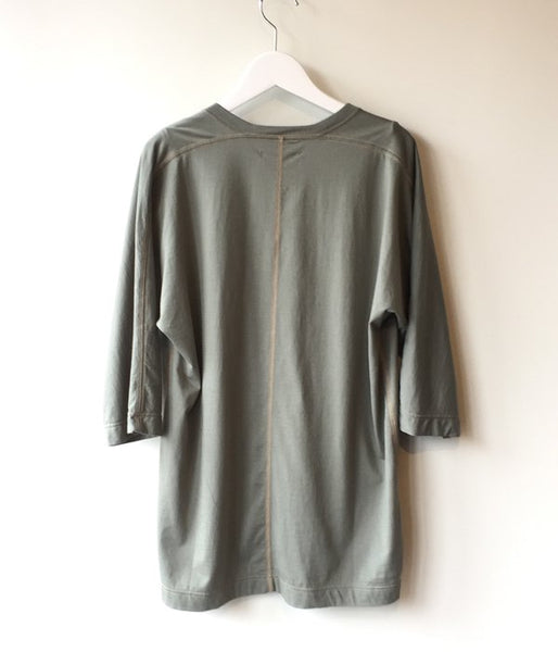 FUMIKA_UCHIDA/V-NECK THREE-QUARTER-SLEEVE TOP (SAGE)