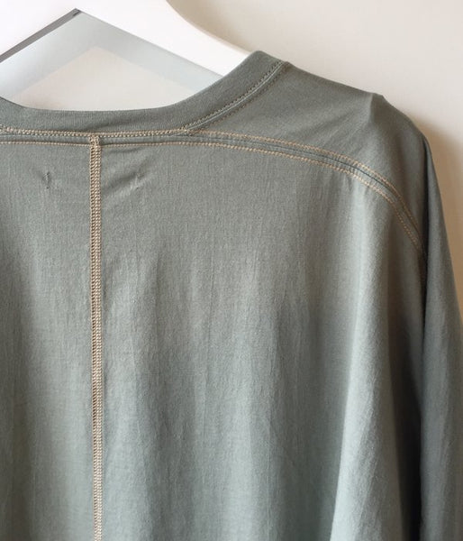 FUMIKA_UCHIDA/V-NECK THREE-QUARTER-SLEEVE TOP (SAGE)