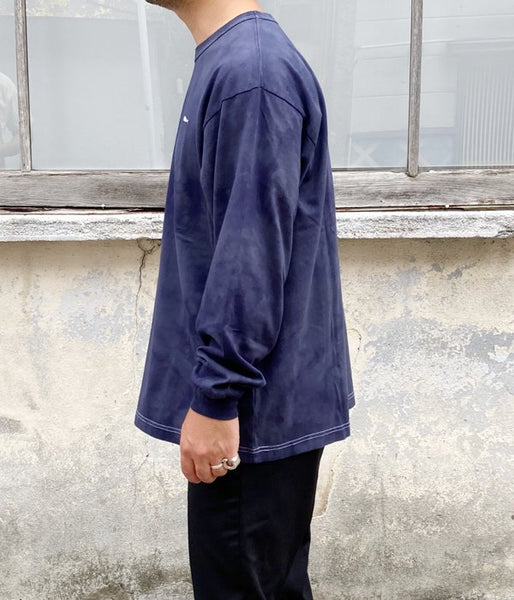 DESCENDANT/CACHALOT STRIP TIE DYE LS (NAVY)
