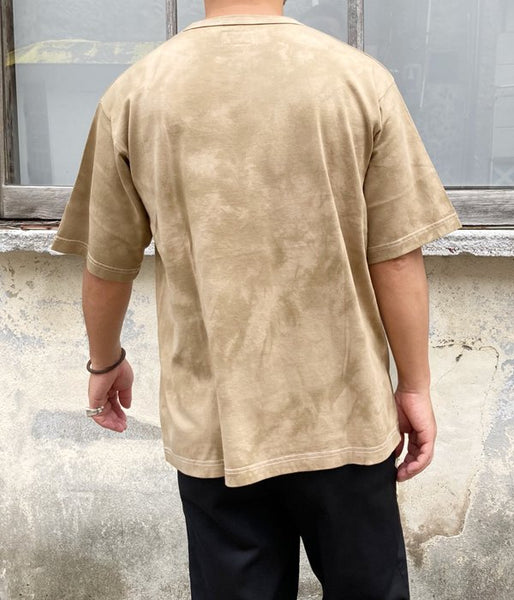 DESCENDANT/CACHALOT STRIP TIE DYE SS (BEIGE)