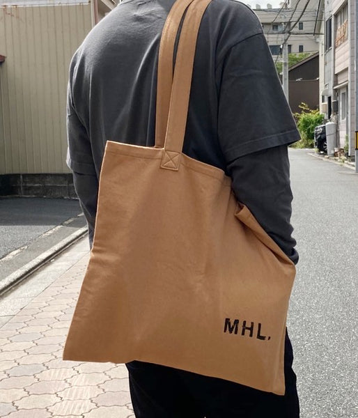 MHL.(エムエイチエル)COLOURED COTTON DRILL TOTE (BROWN)