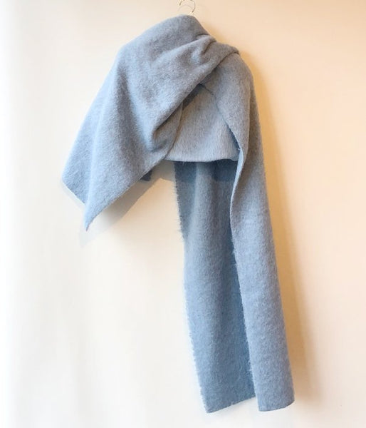 FUMIKA_UCHIDA/MOHAIR SHAGGY STOLE PONCHO (SAXBLUE)