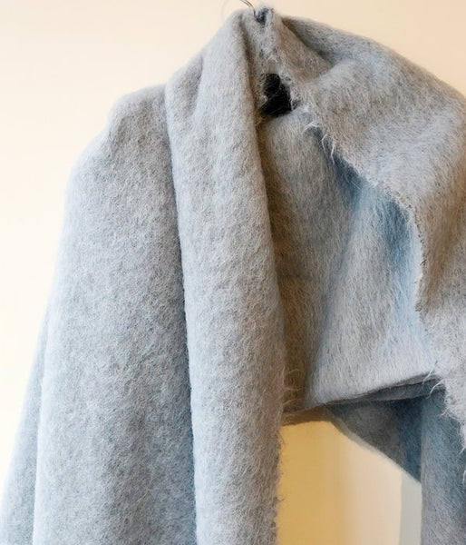 FUMIKA_UCHIDA/MOHAIR SHAGGY STOLE PONCHO (SAXBLUE)