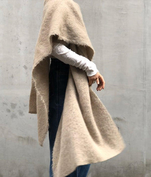 FUMIKA_UCHIDA/MOHAIR SHAGGY STOLE PONCHO (BEIGE)