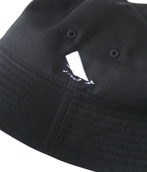 DESCENDANT/SPY HOP BUCKET HAT