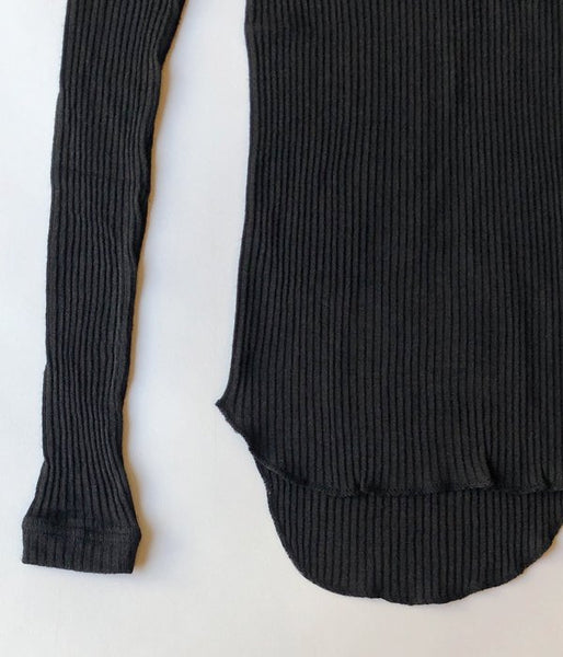 FUMIKA_UCHIDA/WOOL/SILK_NEEDLE DRAWING HENLEY-NECK(FADE BLACK)
