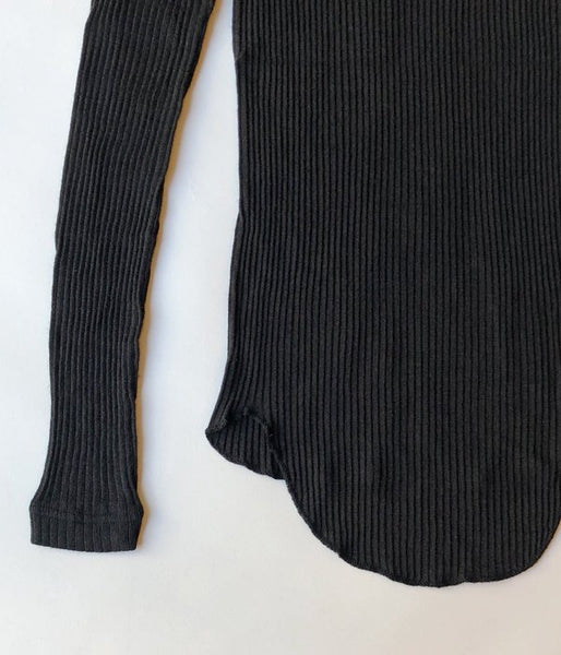 FUMIKA_UCHIDA/WOOL/SILK_NEEDLE DRAWING HENLEY-NECK(FADE BLACK)