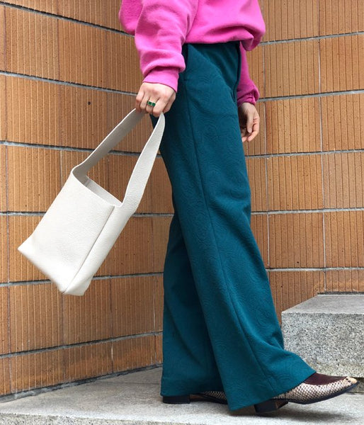 Aeta/PEBBLE GRAIN LEATHER SHOULDER XS(IVORY)