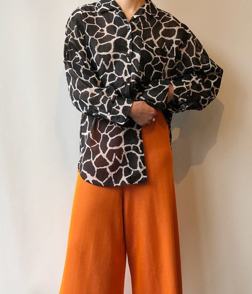 WRYHT/ONE-PIECE COLLAR BLOUSE(GIRAFFE/BLACK)