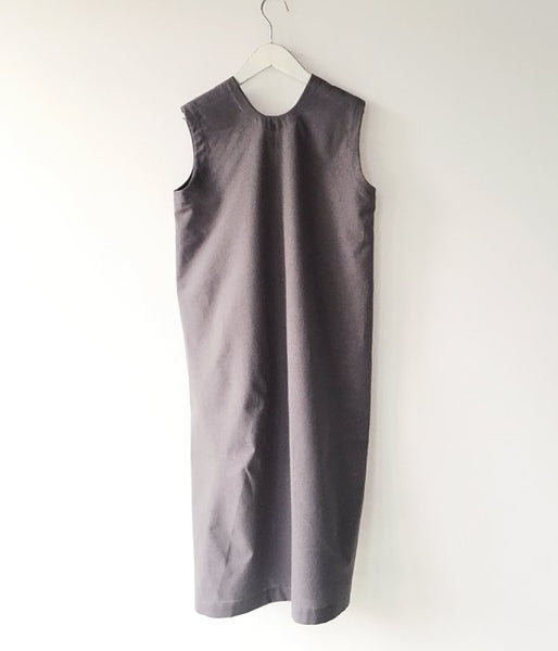 holk/NO SLEEVE DRESS (STONE)
