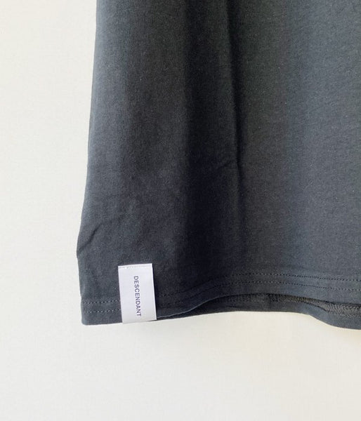 DESCENDANT/SPY HOP SS TEE (BLACK)