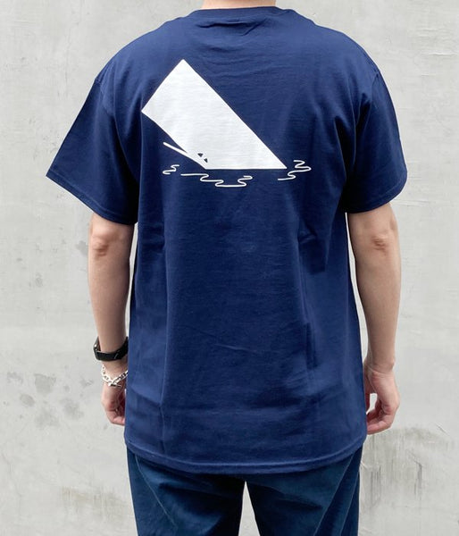 DESCENDANT/SPY HOP SS TEE (NAVY)