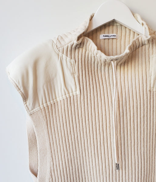 FUMIKA_UCHIDA/RIB KNIT PATCHED SLEEVELESS CROPPED SWEATER(OYSTER)