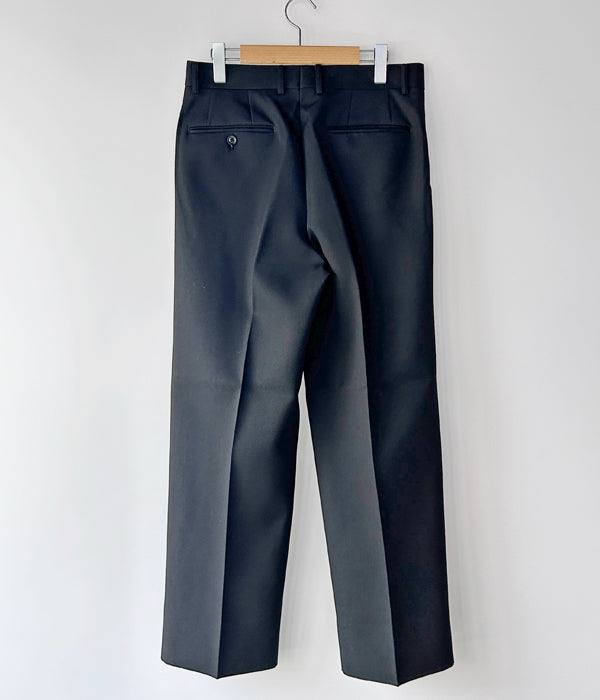 INTERIM/PURE BLACK WOOL 2-TUCK STRAIGHT SLACKS (BLACK)