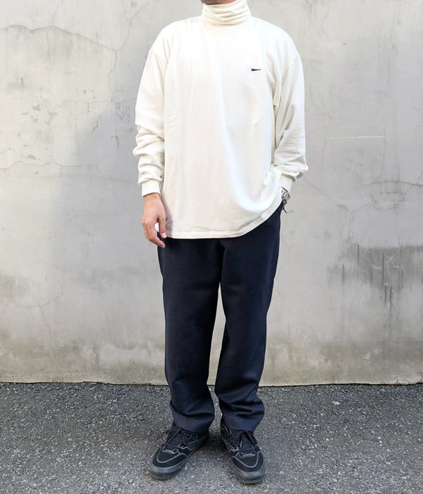 DESCENDANT/CYLINDER TURTLE NECK LS (WHITE)