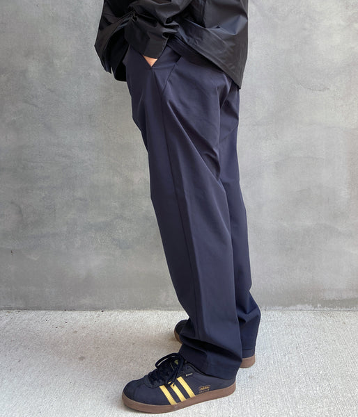 Goldwin/ONE TUCK TAPERED STRETCH PANTS (NAVY)