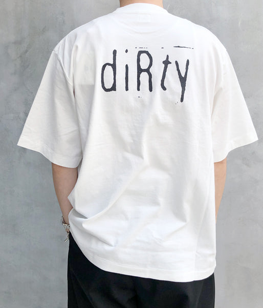 blurhms ROOTSTOCK/diRty Print Tee WIDE (WHITE)