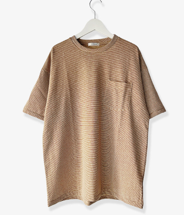 INTERIM/COTTON HEMP BORDER POCKET TEE (BROWN)