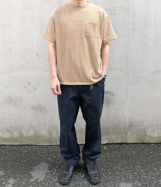 INTERIM/COTTON HEMP BORDER POCKET TEE (BROWN)