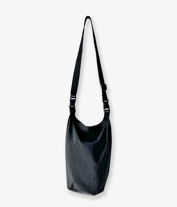 バッグ ERA. / BIG FLAT BAG *gray 気軽にいろんなシーンに合わせたい、大きなフラットバッグ