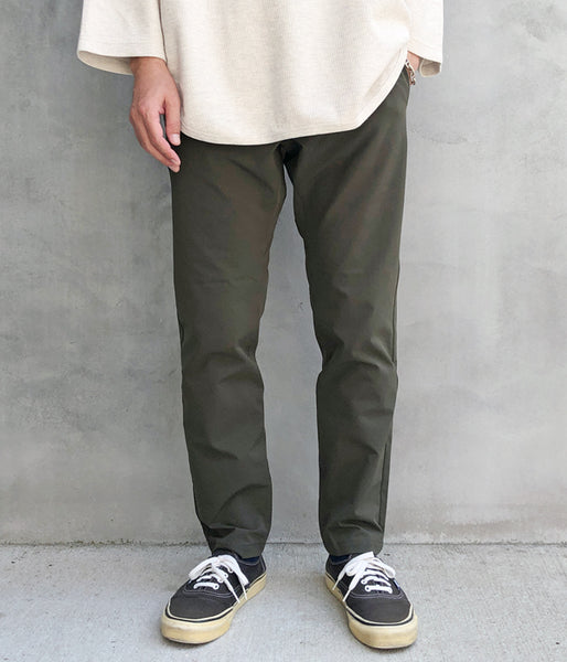 Goldwin/SLIM TAPERED STRETCH PANTS (OLIVE GREEN)