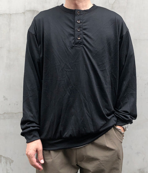 INTERIM/EXTRA FINE MERINO WOOL JERSEY HENRY (BLACK)