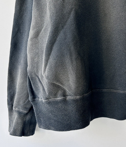 INTERIM/VINTAGE FADE BOTH V-GAZETTE SWEAT SHIRT (SUMI)