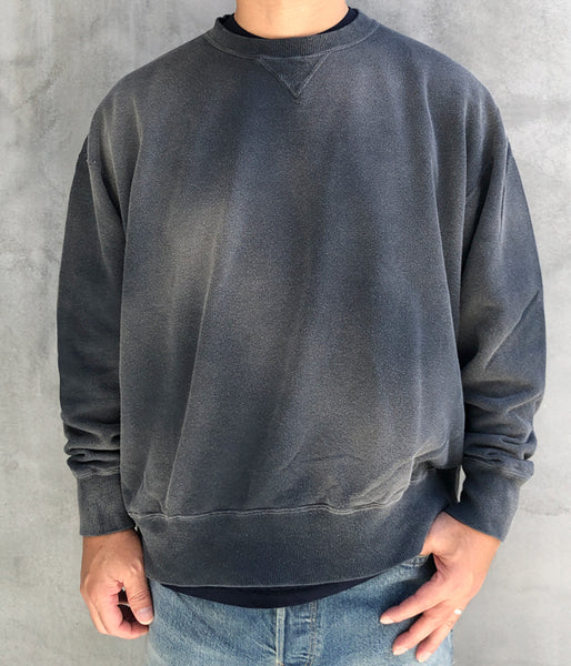 INTERIM/VINTAGE FADE BOTH V-GAZETTE SWEAT SHIRT (SUMI)