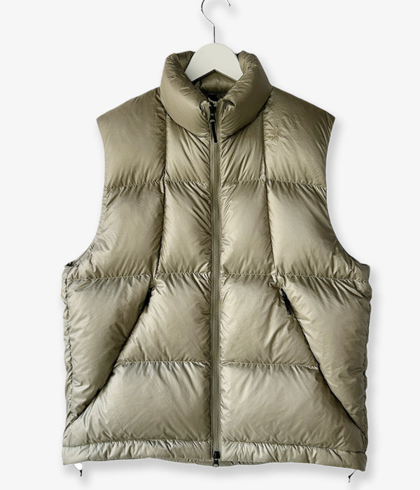 Goldwin/PERTEX QUANTUM DOWN VEST (OAK BEIGE)